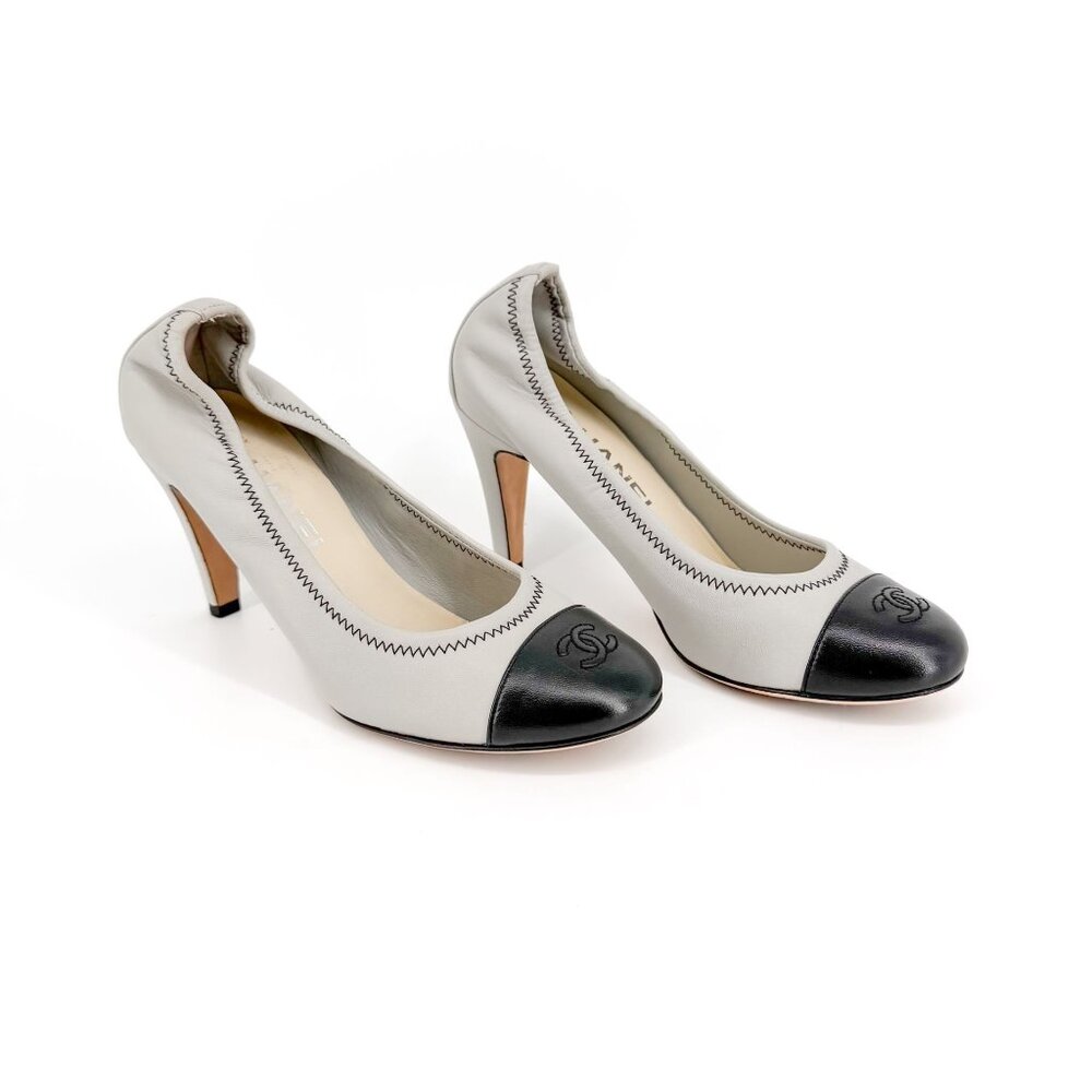 Chanel Green Gray Cap Toe CC Leather Pumps Heels Size 36.5 US 5.5-6 Stretch